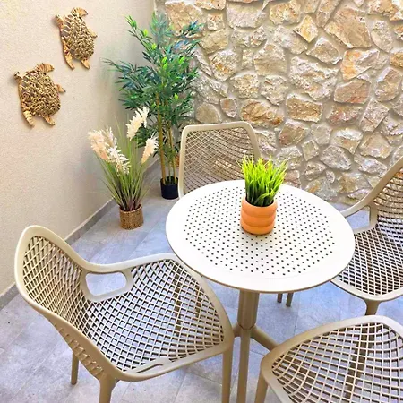 Anthouli Homes 2, Steps From And Centre Daire