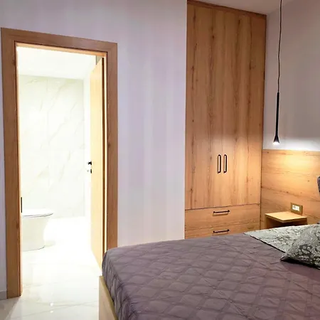 Daire Anthouli Homes 2, Steps From And Centre