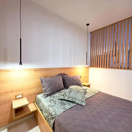 Daire Anthouli Homes 2, Steps From And Centre